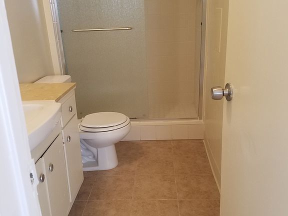 4th image of 15420 Vanowen St APT 10