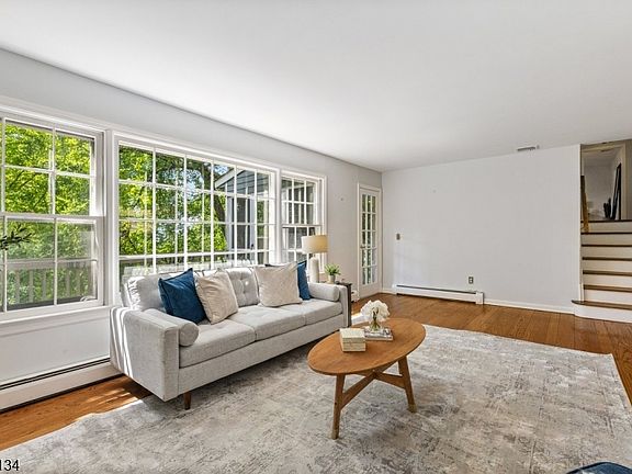 3rd image of 731 Long Hill Rd
