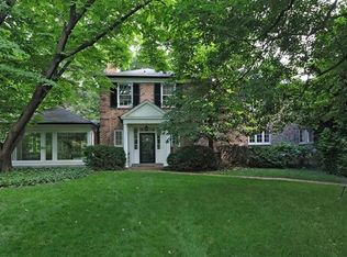 37 Picardy Ln, Saint Louis, MO 63124