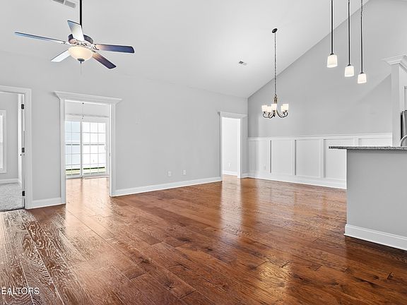 4th image of 601 Mountain View Villas Way