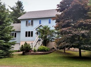 1105 12th Ave, Houghton, MI 49931