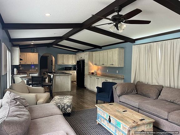 2nd image of 134 Stoneybrook Trl SE
