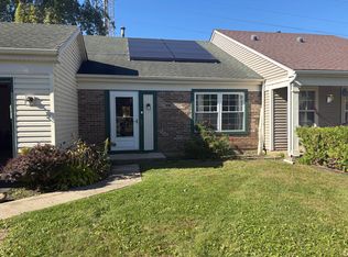 1312 Huntington Dr, Mundelein, IL 60060