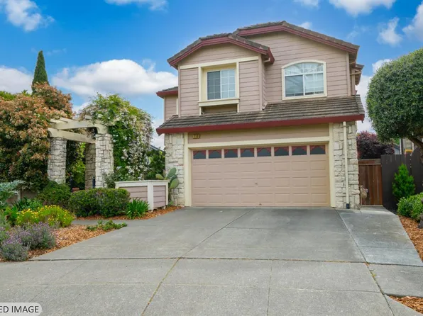 719 Riesling Court, Petaluma, CA 94954