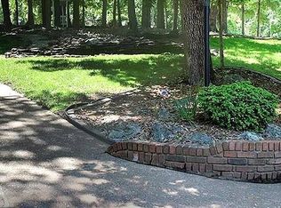 7 Marie Ct, Lake Ozark, MO 65049