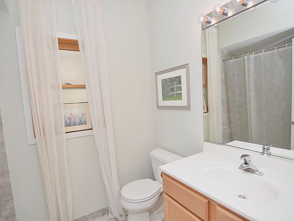 2nd image of 1449 W Walton St #1FRONT