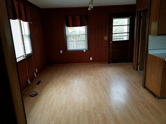 4th image of 608 1/2 Linden St