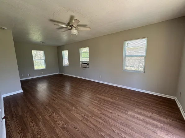 1230 2nd Ave N, Texas City, TX 77590