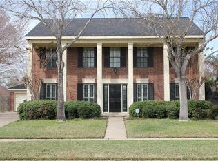2802 Sandpebble Dr, Seabrook, TX 77586