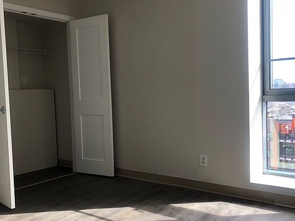 4th image of 812 Memorial Dr APT 1107