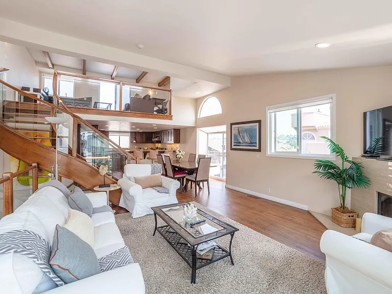 1107 Loma Dr #A — Photo 4