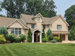 92 Hall Dr, Clark, NJ 07066