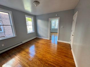 447 Barbour St #1, Hartford, CT 06120