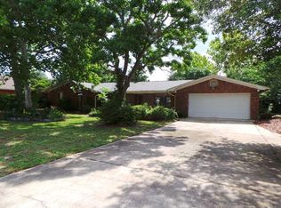 1422 Sound Retreat Dr, Navarre, FL 32566