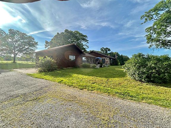 3rd image of 601 County Road 3210