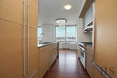 Rented by R New York