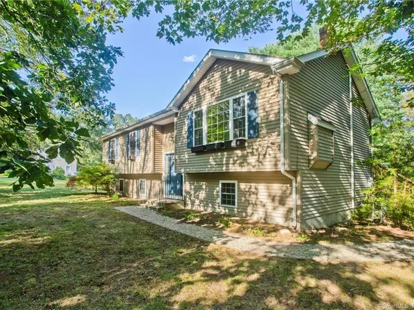 5 Brooklyn Road, Pomfret, CT 06230