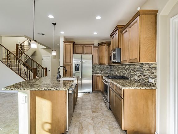 2nd image of 835 E Silversword Ln