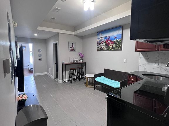 2nd image of 806 N Broad St #2AA