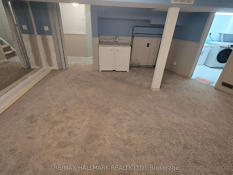 106 Springdale Cres #LOWER LEVEL — Photo 23