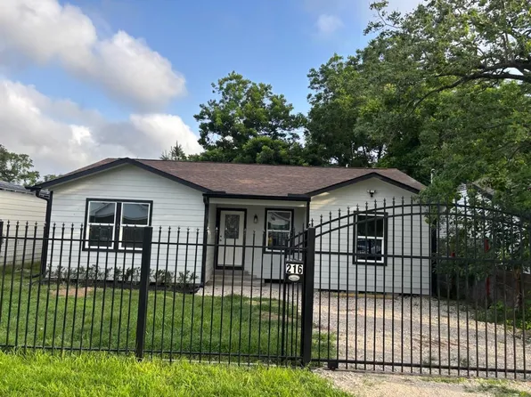 216 Burress St, Houston, TX 77022