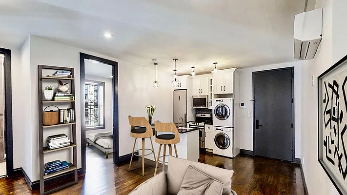 Rented by Mae Equities | media 32