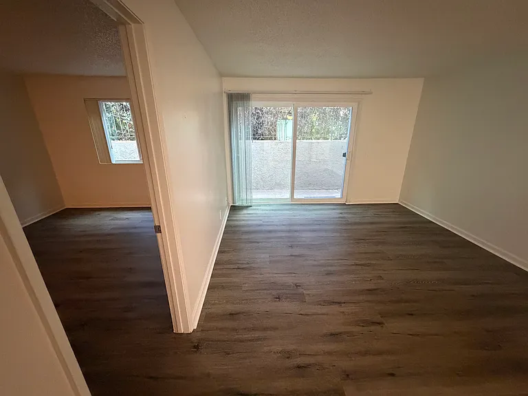 Eureka Gardens Apartments — Photo 9