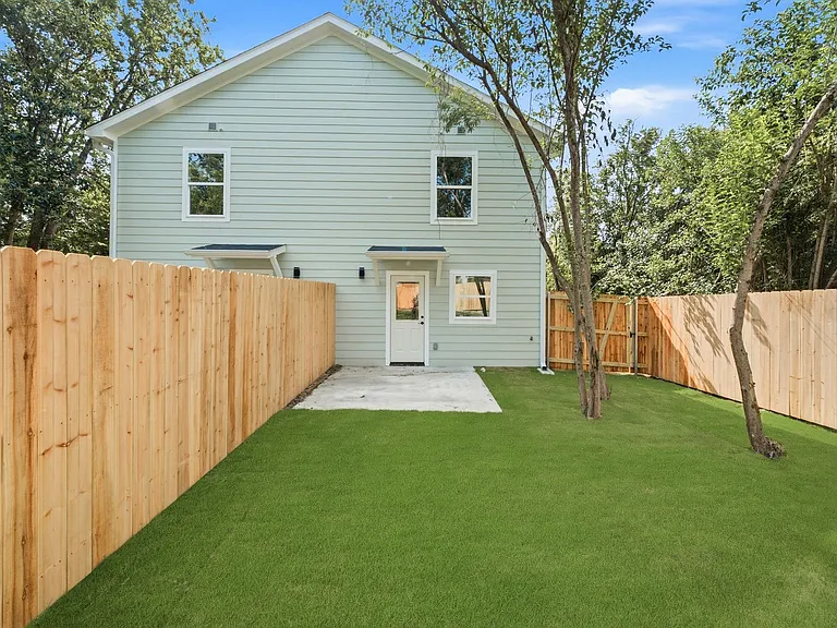 1112 S 12th St #B — Photo 1