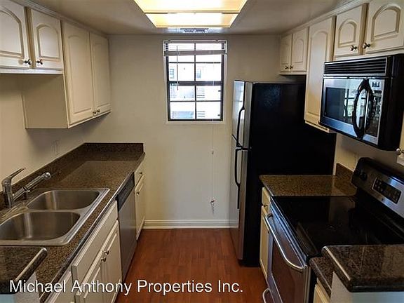 4th image of 12091 Alta Carmel Ct Unit 14