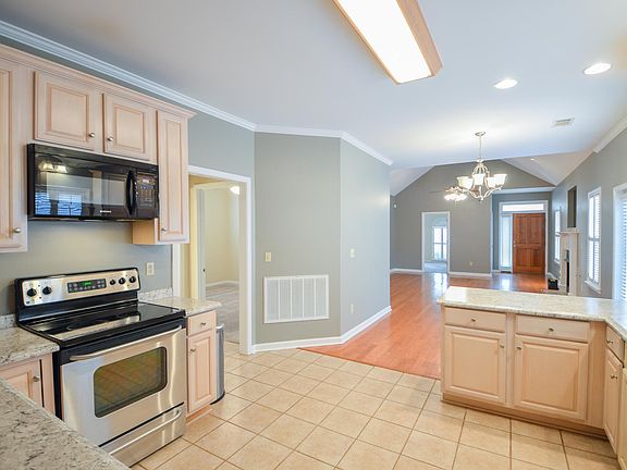 4th image of 1072 Muirfield Dr