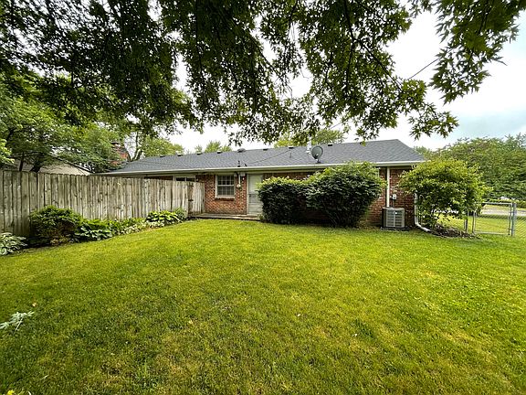 3rd image of 1743 McDowell Ct