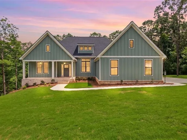125 Scarlett Pippin Dr, Clarkesville, GA 30523
