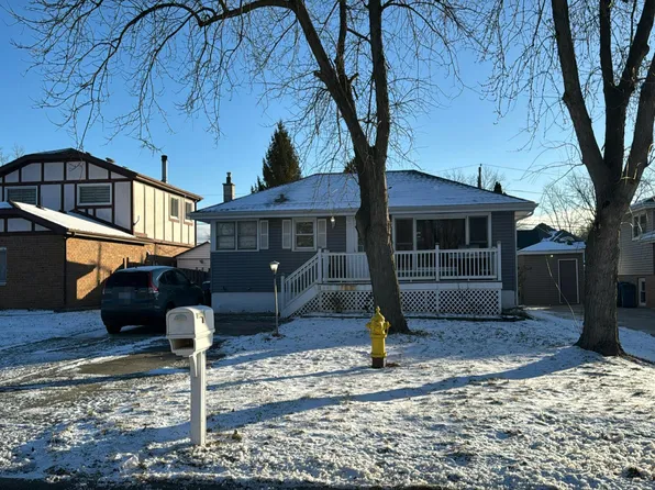 10541 S 84th Ave, Palos Hills, IL 60465