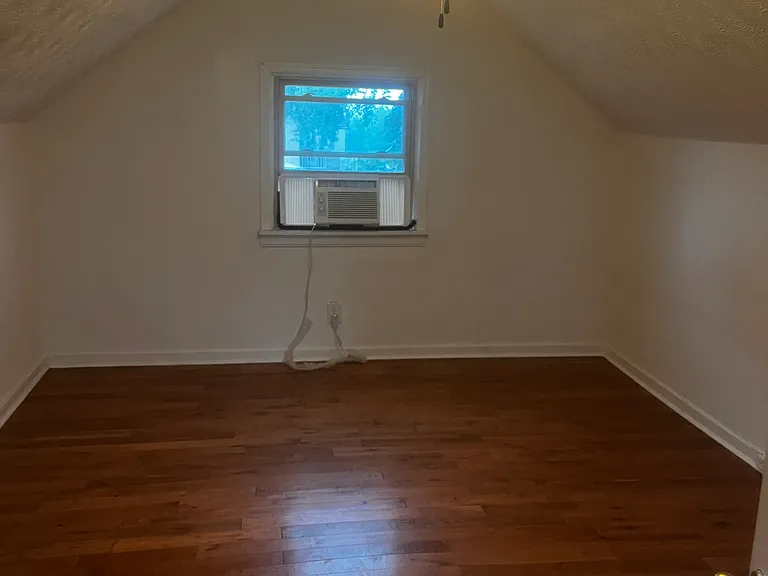 3242 W Hamilton Ave — Photo 9