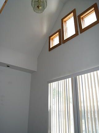3rd image of 901-903 Oakwood Ave