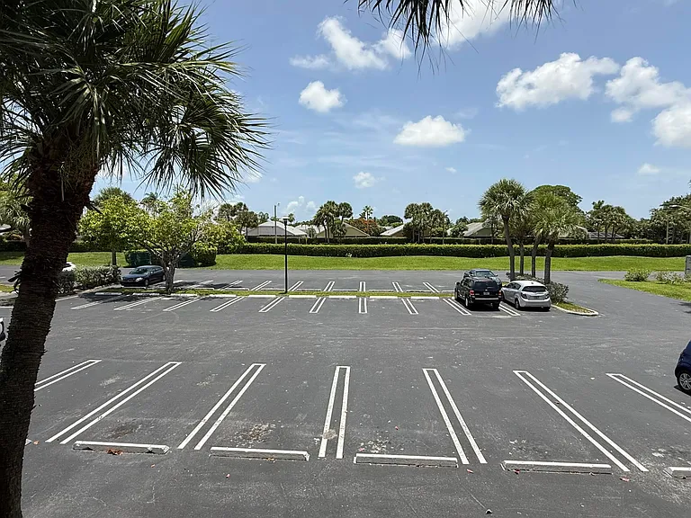 1722 Meadows Cir #W — Photo 16