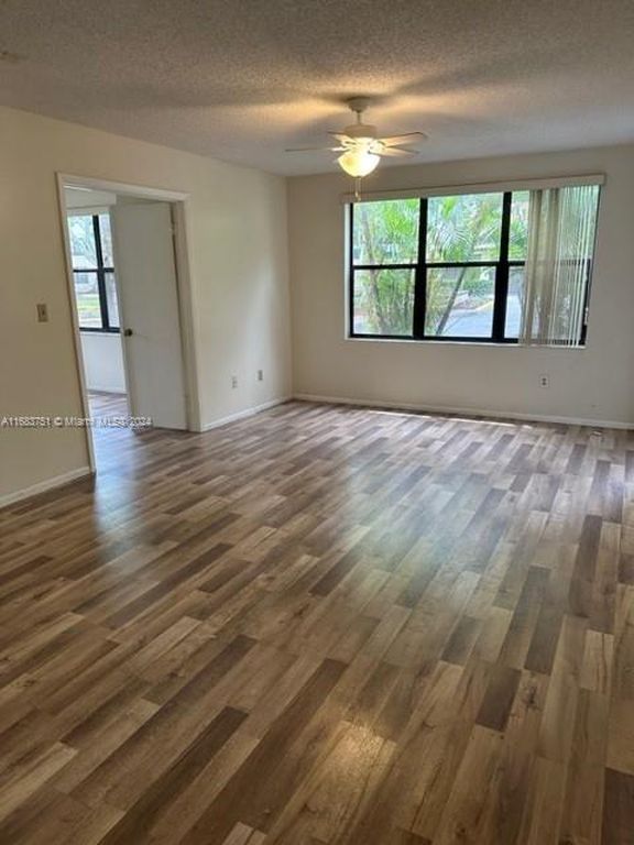 4421 W McNab Rd APT 10, photo 4