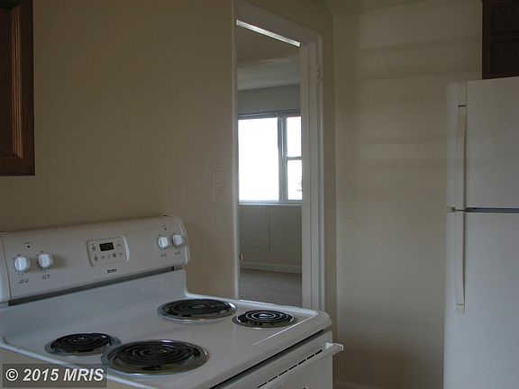 5th image of 3047 Patrick Henry Dr Suite 202