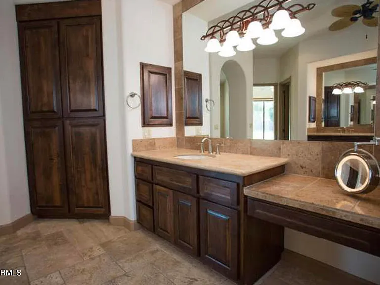 3539 E Presidio Cir — Photo 25