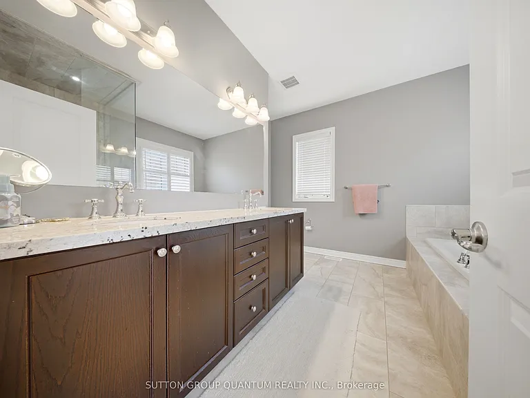 3196 Ernest Appelbe Blvd — Photo 37