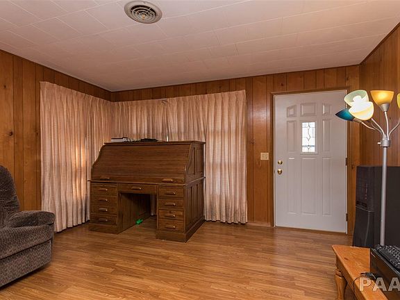3rd image of 614 N Pekin Ln
