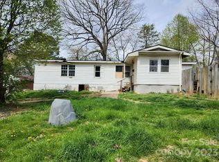 106 Angie Ln, Mills River, NC 28759