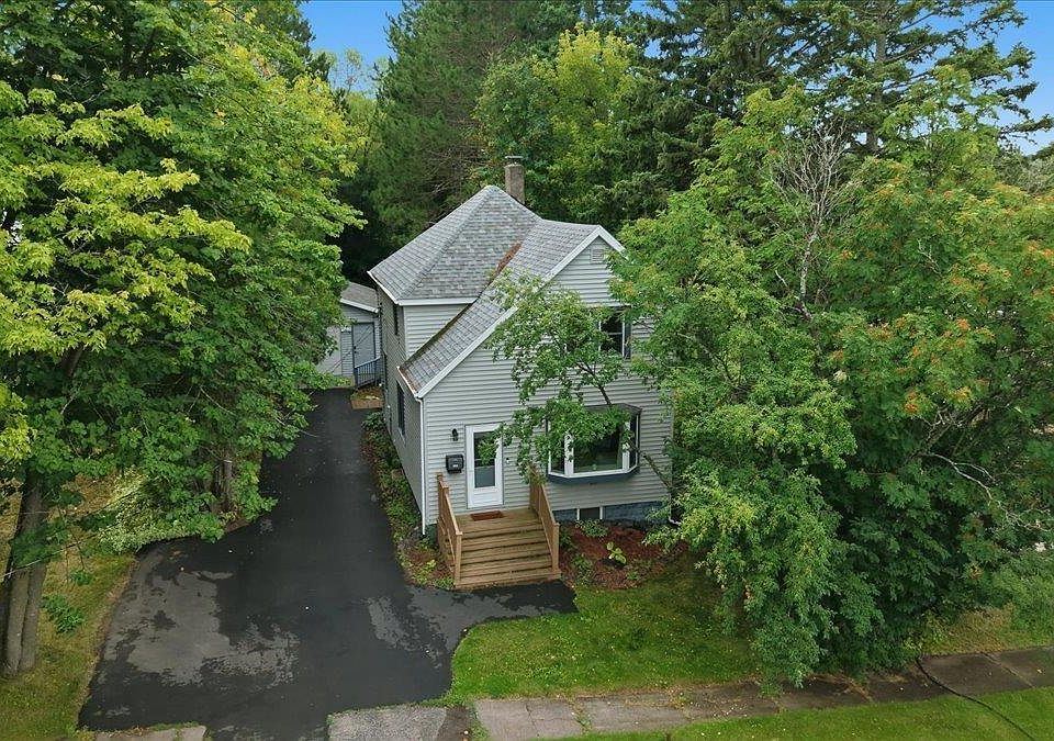 1st image of 128 W Quince St