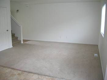 4th image of 4319 NE 34th Cir