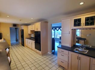 10 S Hills Dr, New Hartford, NY 13413