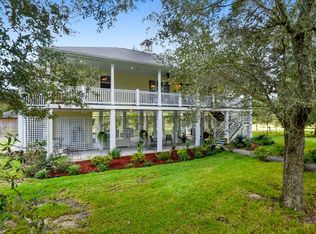 121 Old Pecan Grove Ln, Waveland, MS 39576