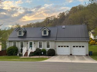 99 Allegheny Ln, Philippi, WV 26416