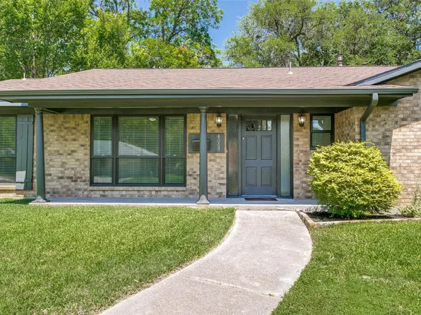 4009 Twilight Dr S, Benbrook, TX 76116