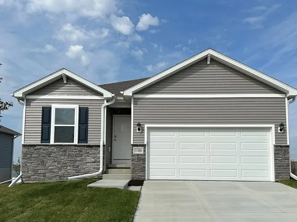 65 Pompas Dr SW, Cedar Rapids, IA 52404