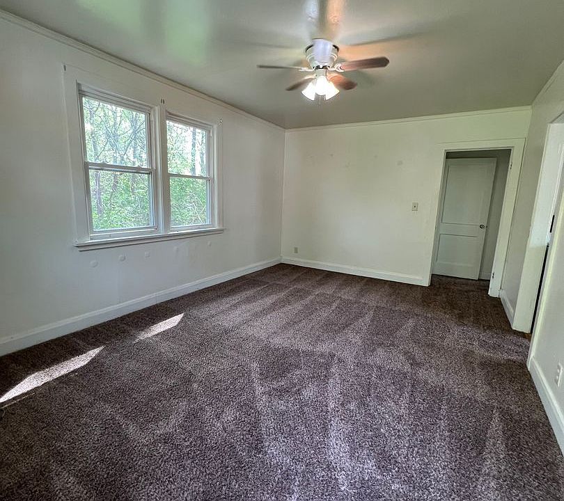 2009 N Madison St, Junction City, KS 66441 | Zillow